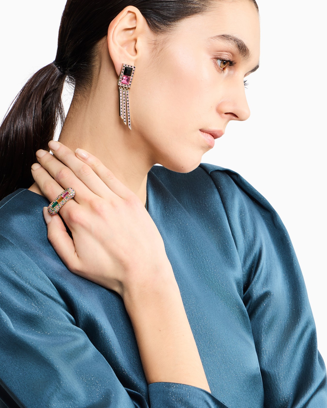 Ring with Swarovski crystals Slide 2