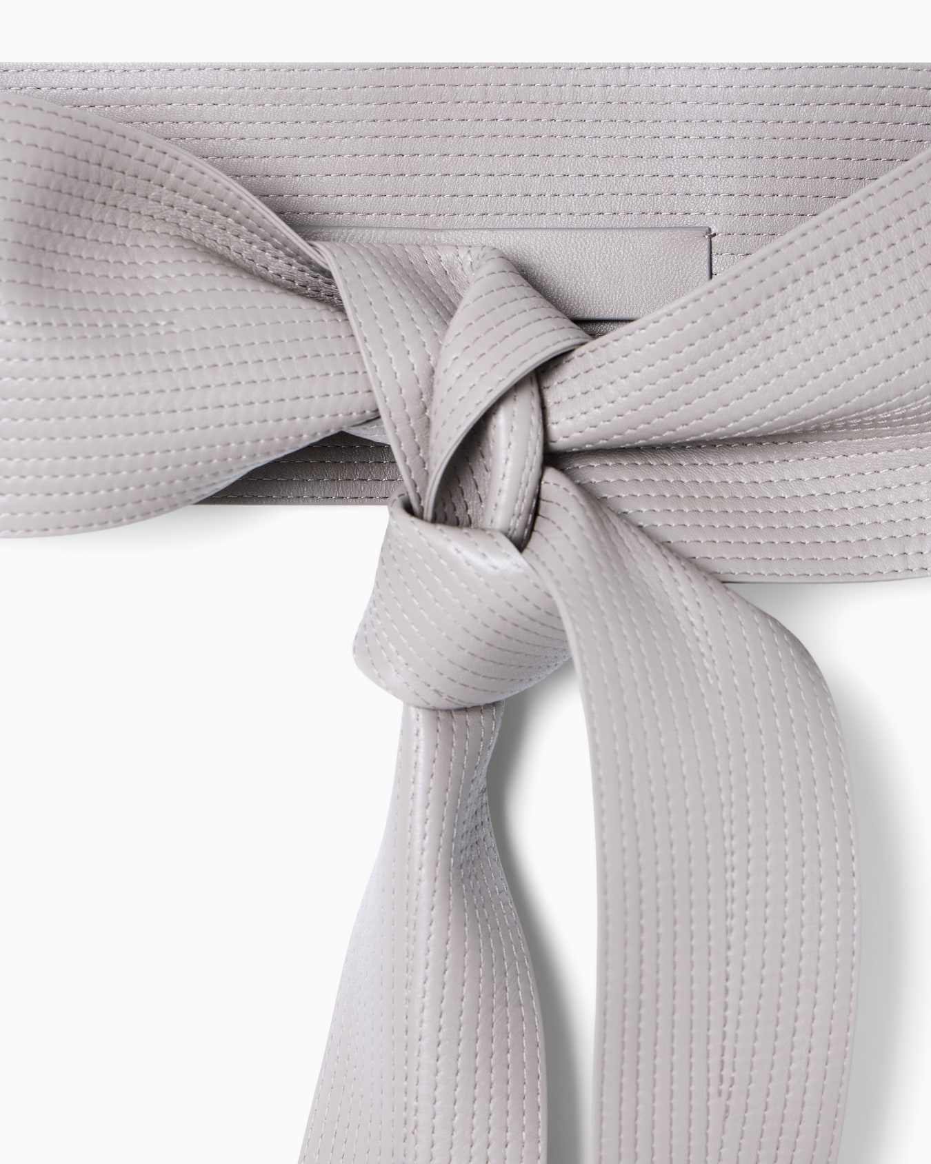 ベルト ナッパレザー ステッチのモチーフ スライドする 1