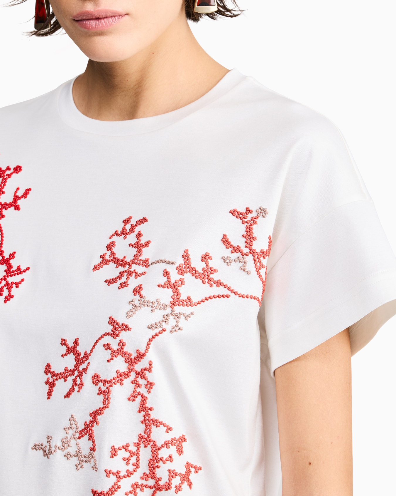 T-shirt en interlock de soie et coton avec broderie corail Diapositive 4