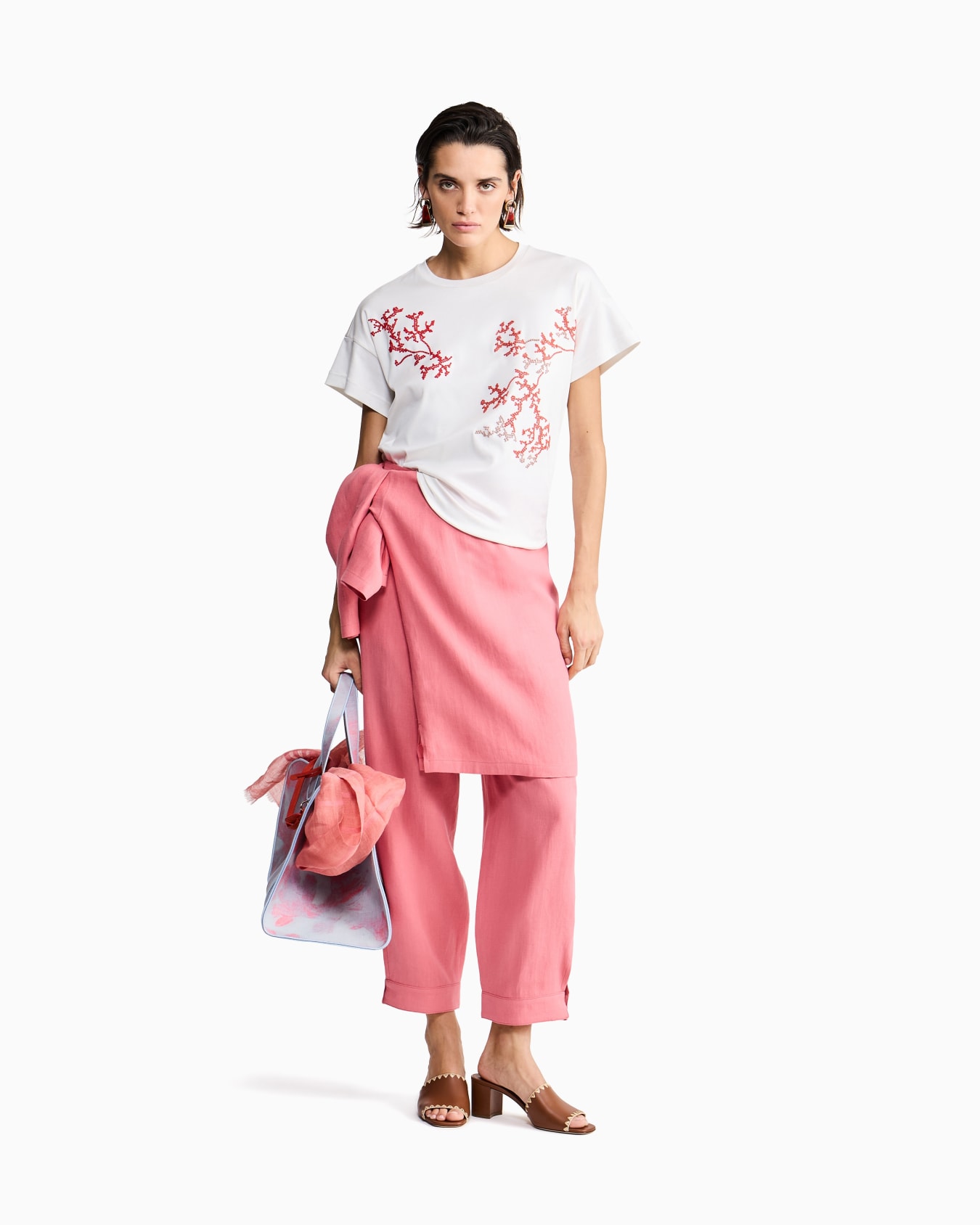 T-shirt en interlock de soie et coton avec broderie corail Diapositive 1