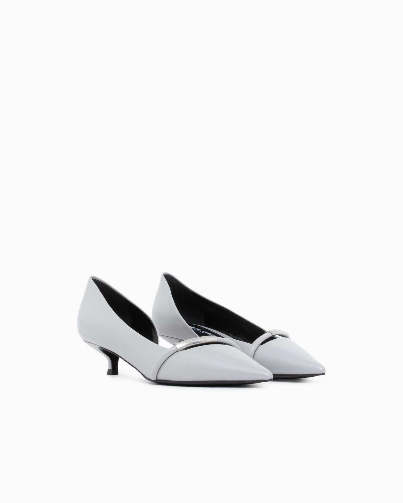 Leather court shoes Slide 1
