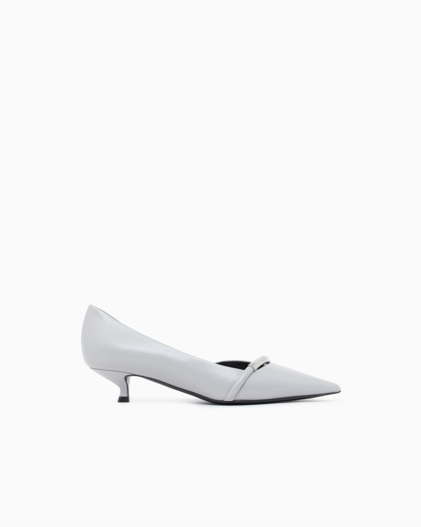 Leather court shoes Slide 0