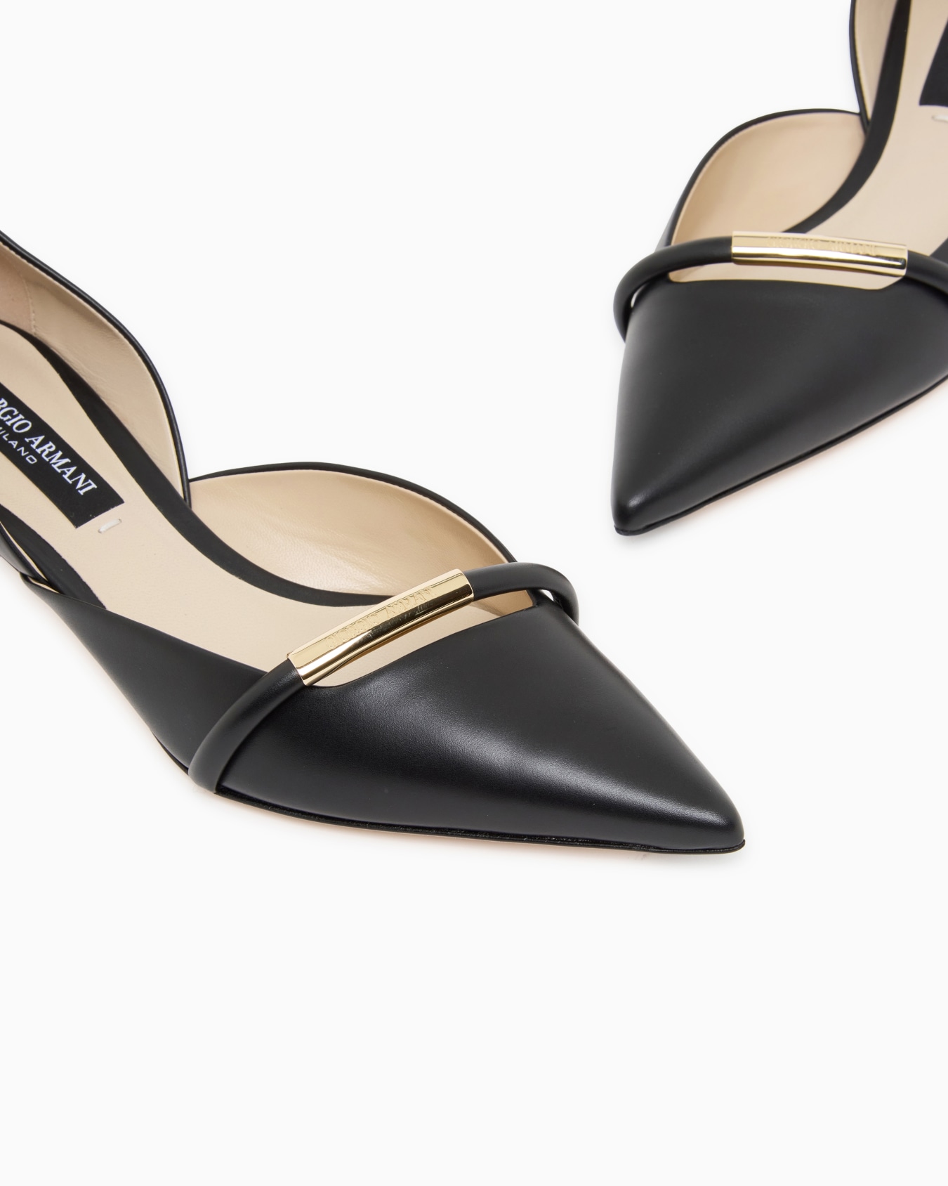 Leather court shoes Slide 4