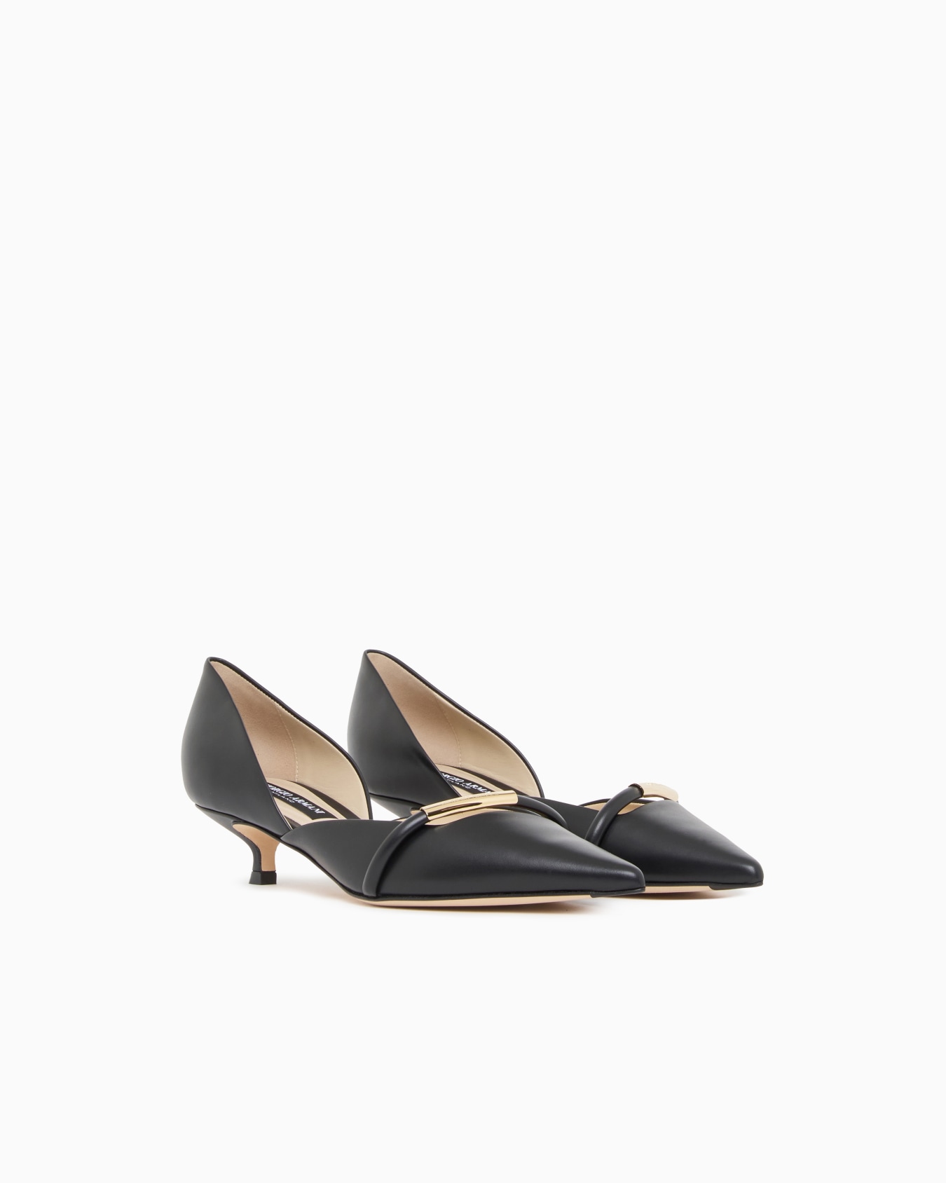 Leather court shoes Slide 1