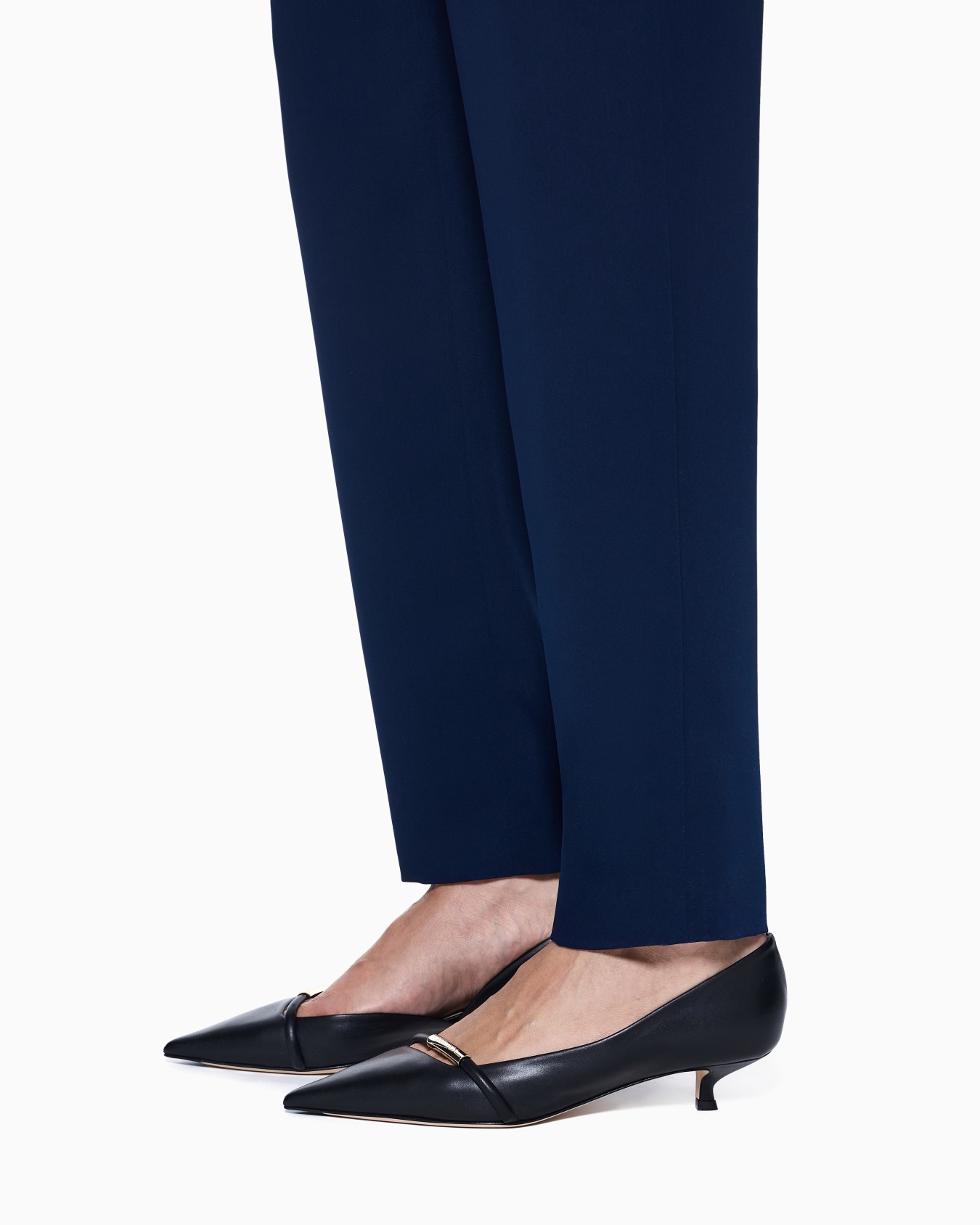 Leather court shoes Slide 6