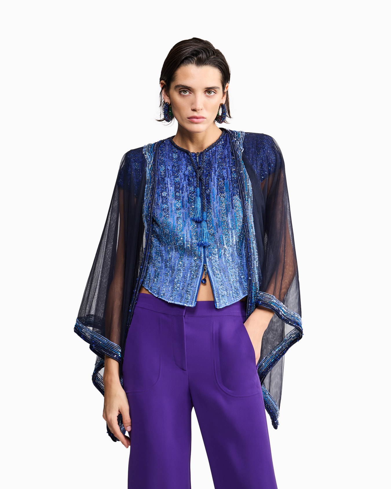 Umhang aus Tüll mit Pailletten Folie 1