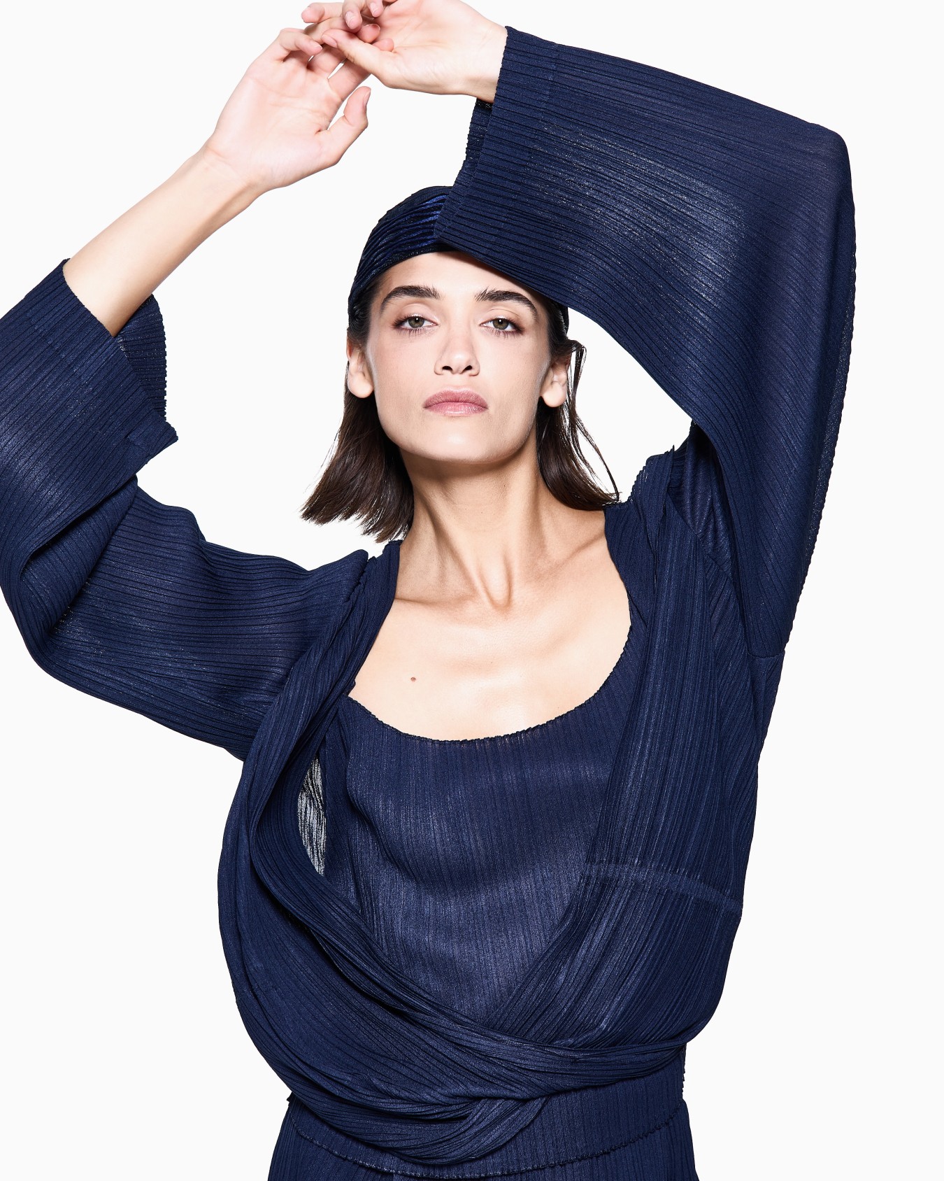 Pleated jersey twin-set Slide 3