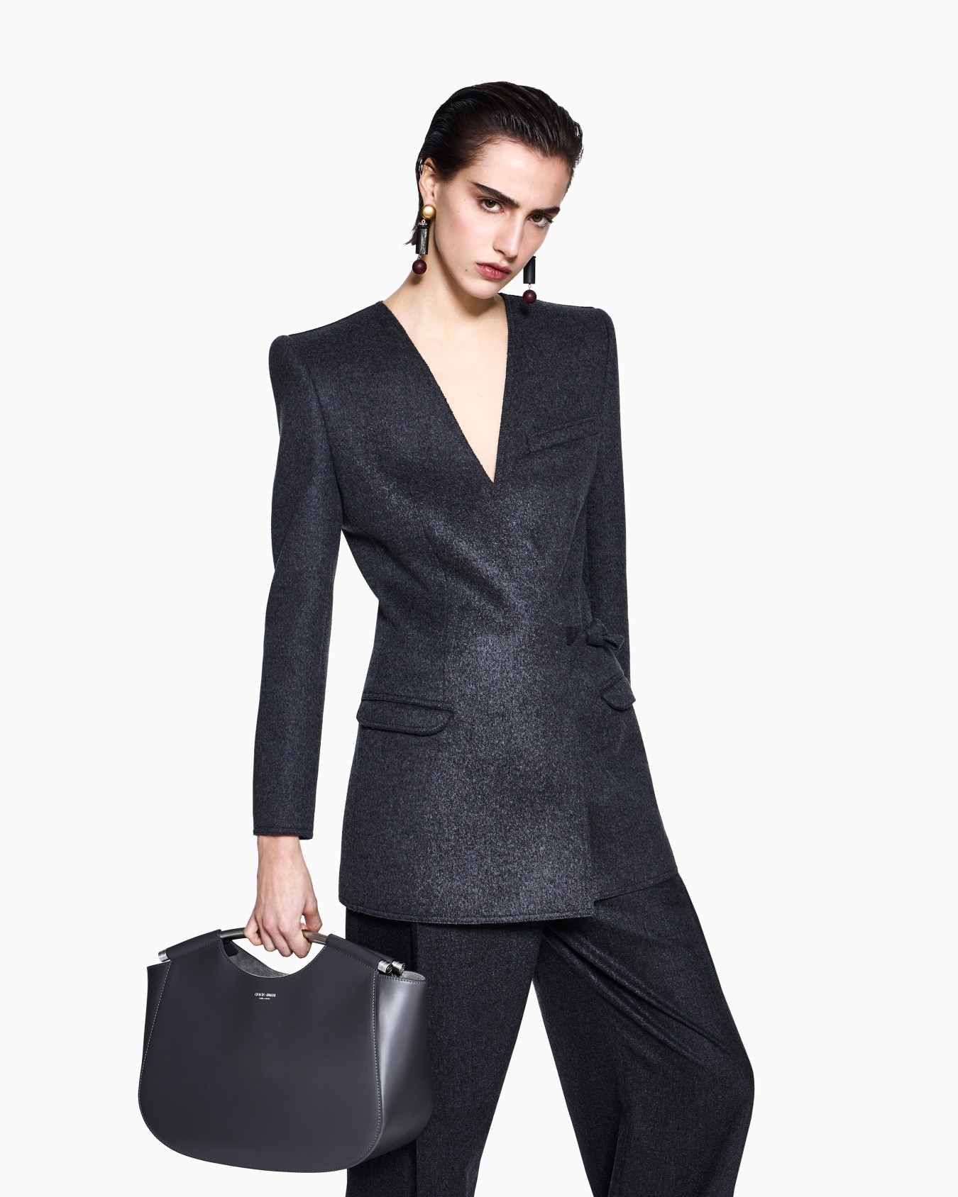 Blazer de franela de lana con escote en V y nudo lateral Diapositiva 2