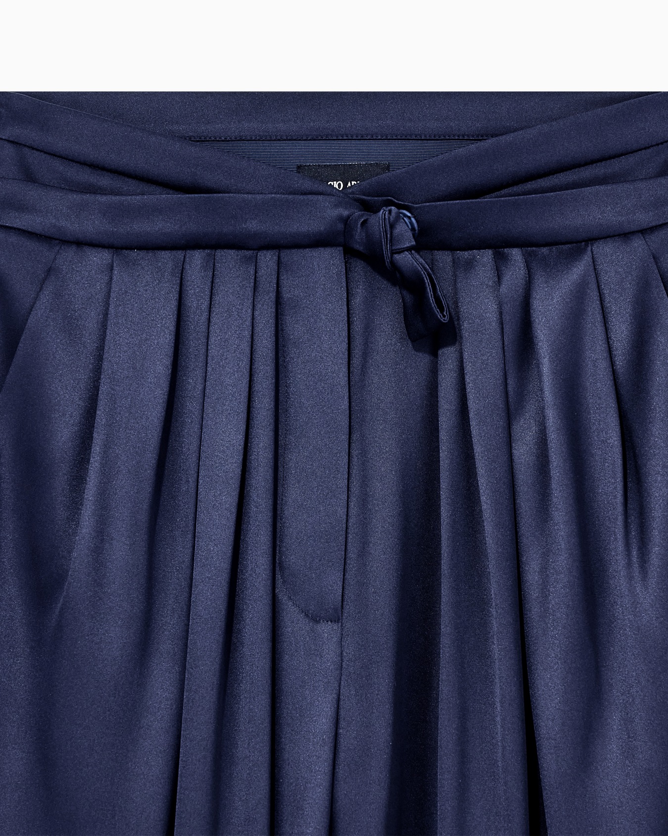 Multi-pleated trousers in silk satin with a waistband knot Slide 3
