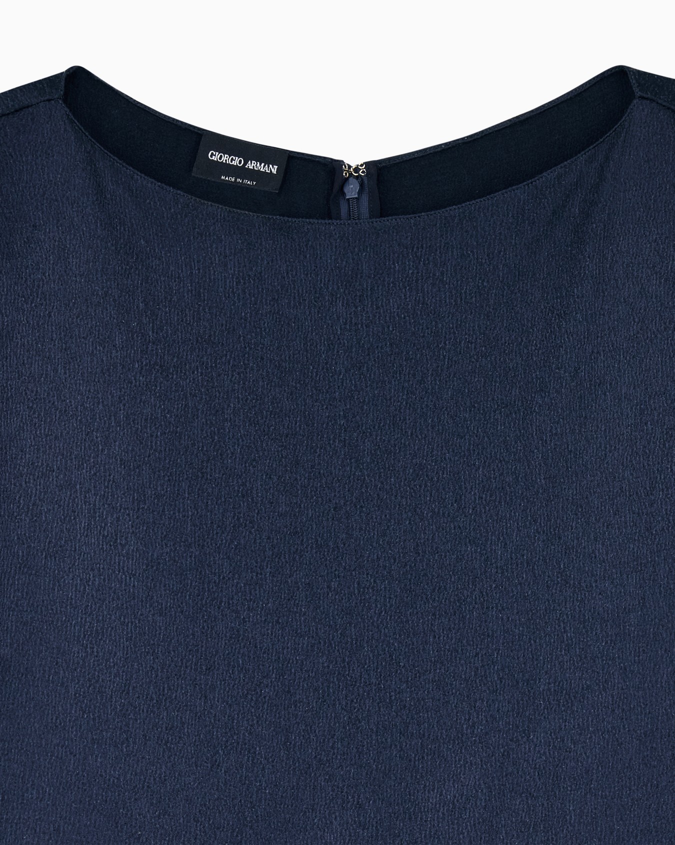 Vestido de satén martillado con cuello redondo y drapeado Diapositiva 3