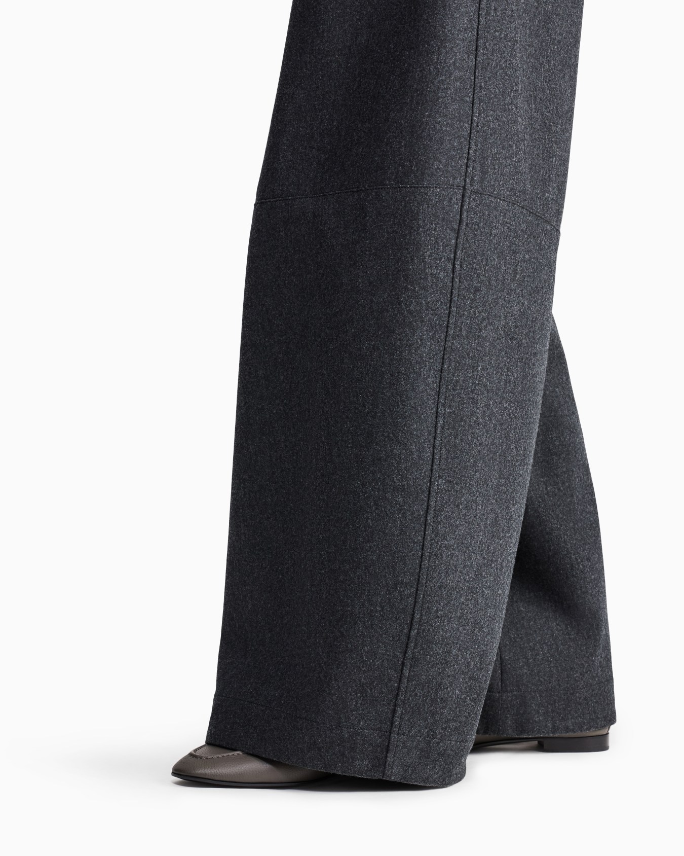 Wide-leg trousers in bonded wool and cashmere flannel Slide 6