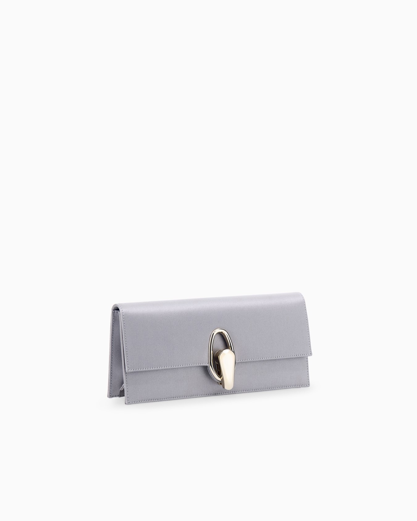 Clutch aus Satin mit Metallverschluss und Kettenriemen Folie 1