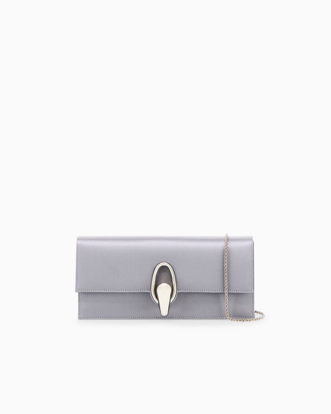 Clutch aus Satin mit Metallverschluss und Kettenriemen Folie 0