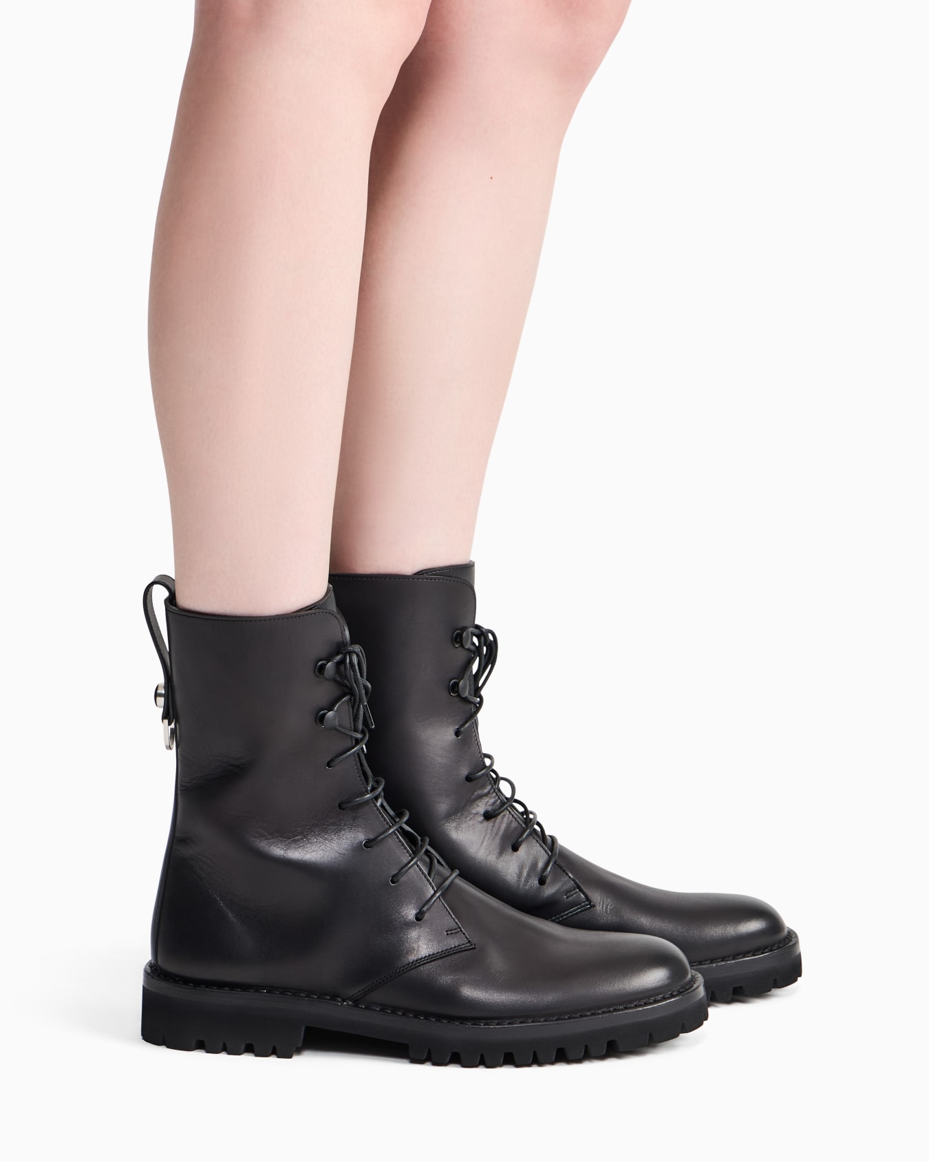 Boot leather upper with cushioned sole Slide 5