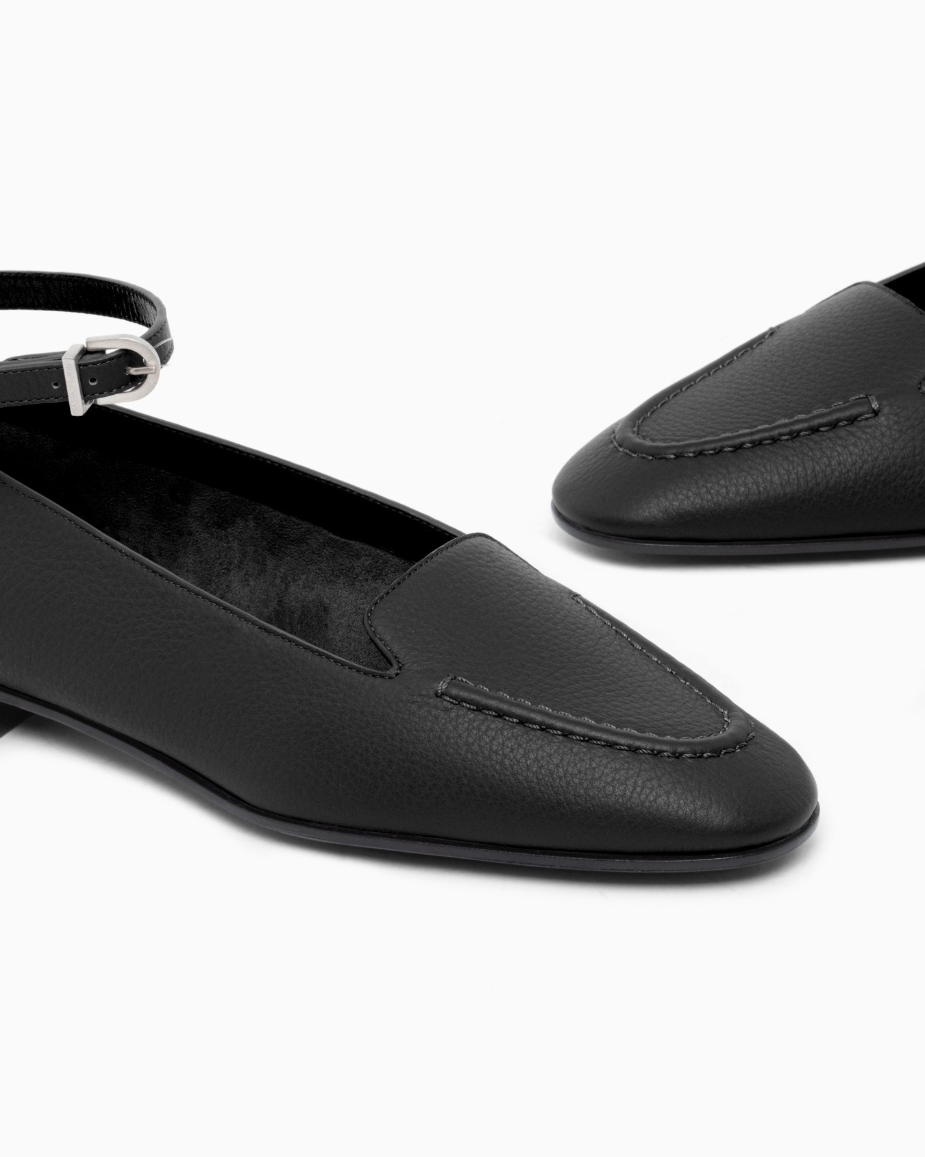 Ballet flat in leather with a leather sole Slide 4