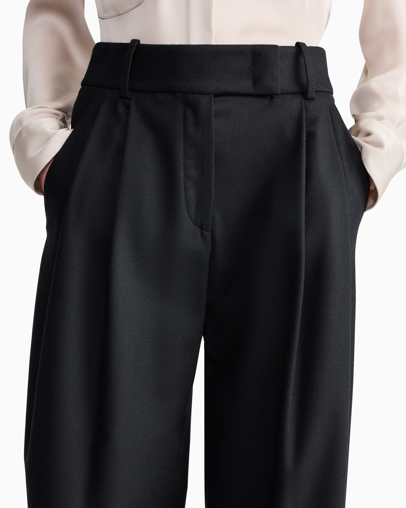 Wide-leg trousers in wool and cashmere flannel with pleats Slide 6