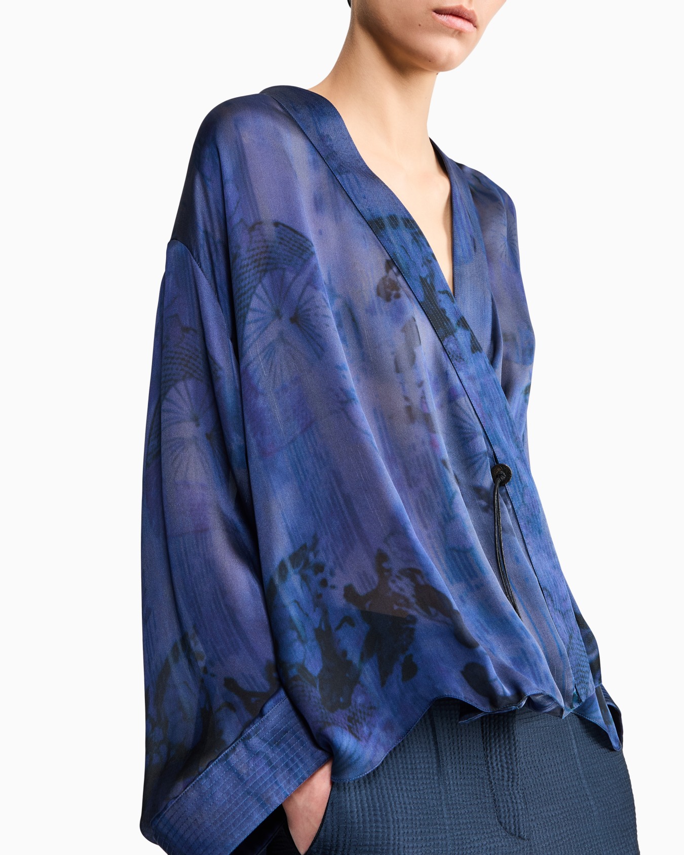 ウィメンズ アシンメトリー 花柄シルクシャルムーズシャツ スライドする 6