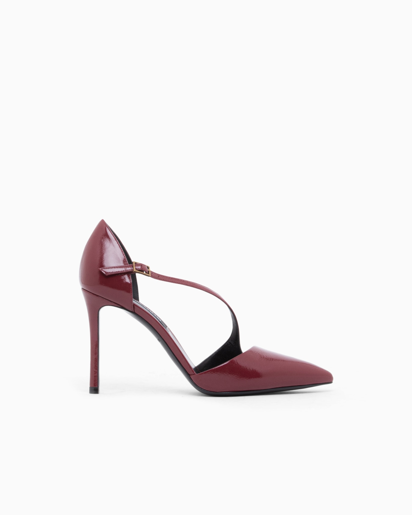 Pumps in patent leather with leather lining Slide 0