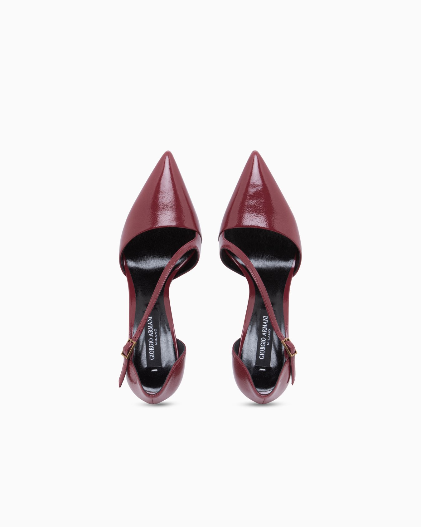 Pumps in patent leather with leather lining Slide 2