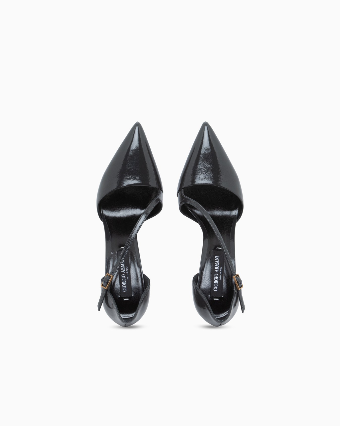 Pumps in patent leather with leather lining Slide 2