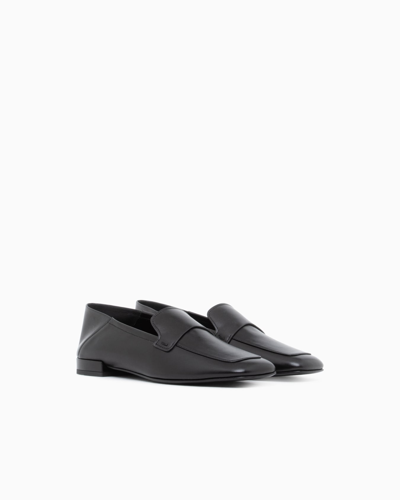 Loafer in leather with a leather sole Slide 1