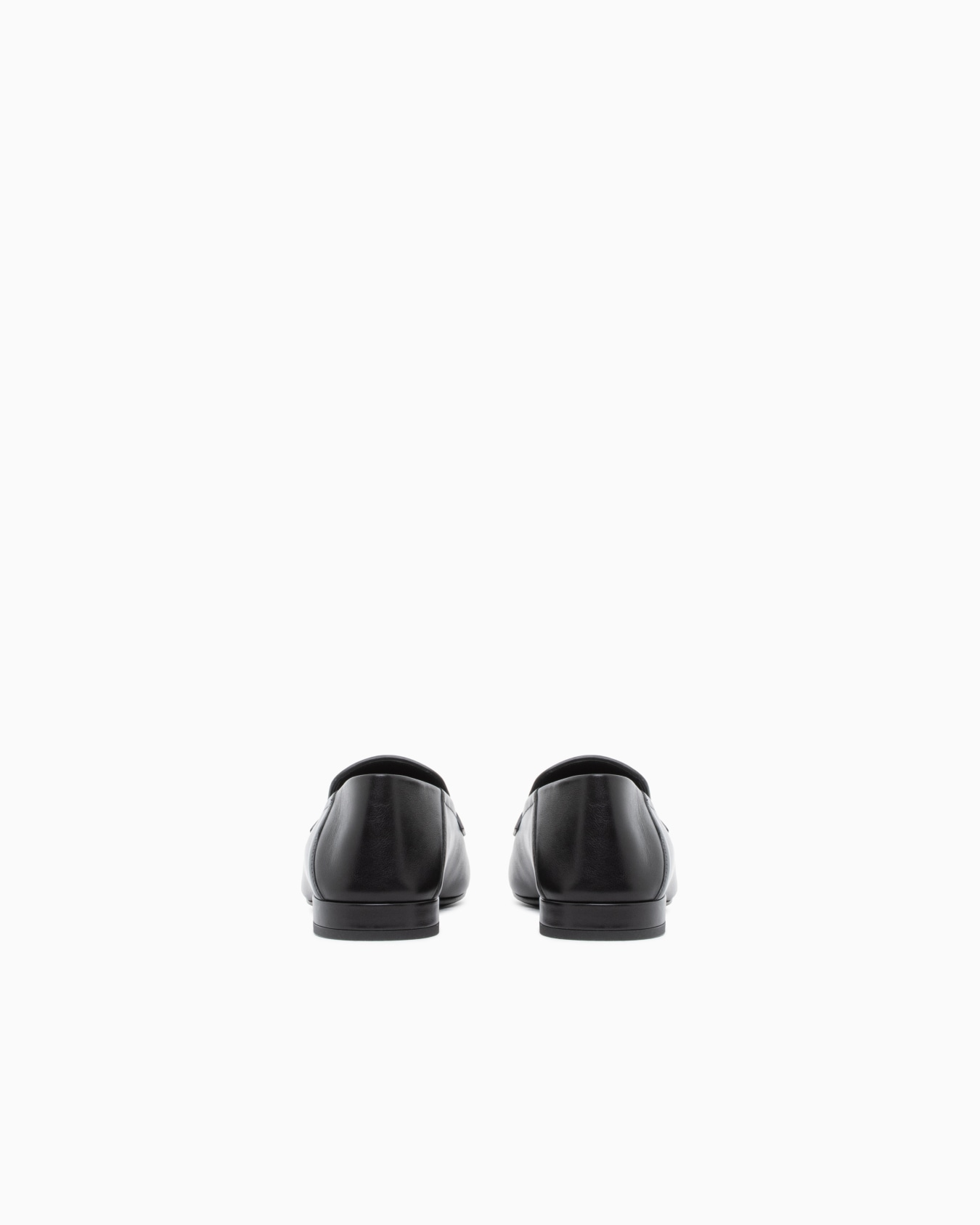Loafer in leather with a leather sole Slide 3