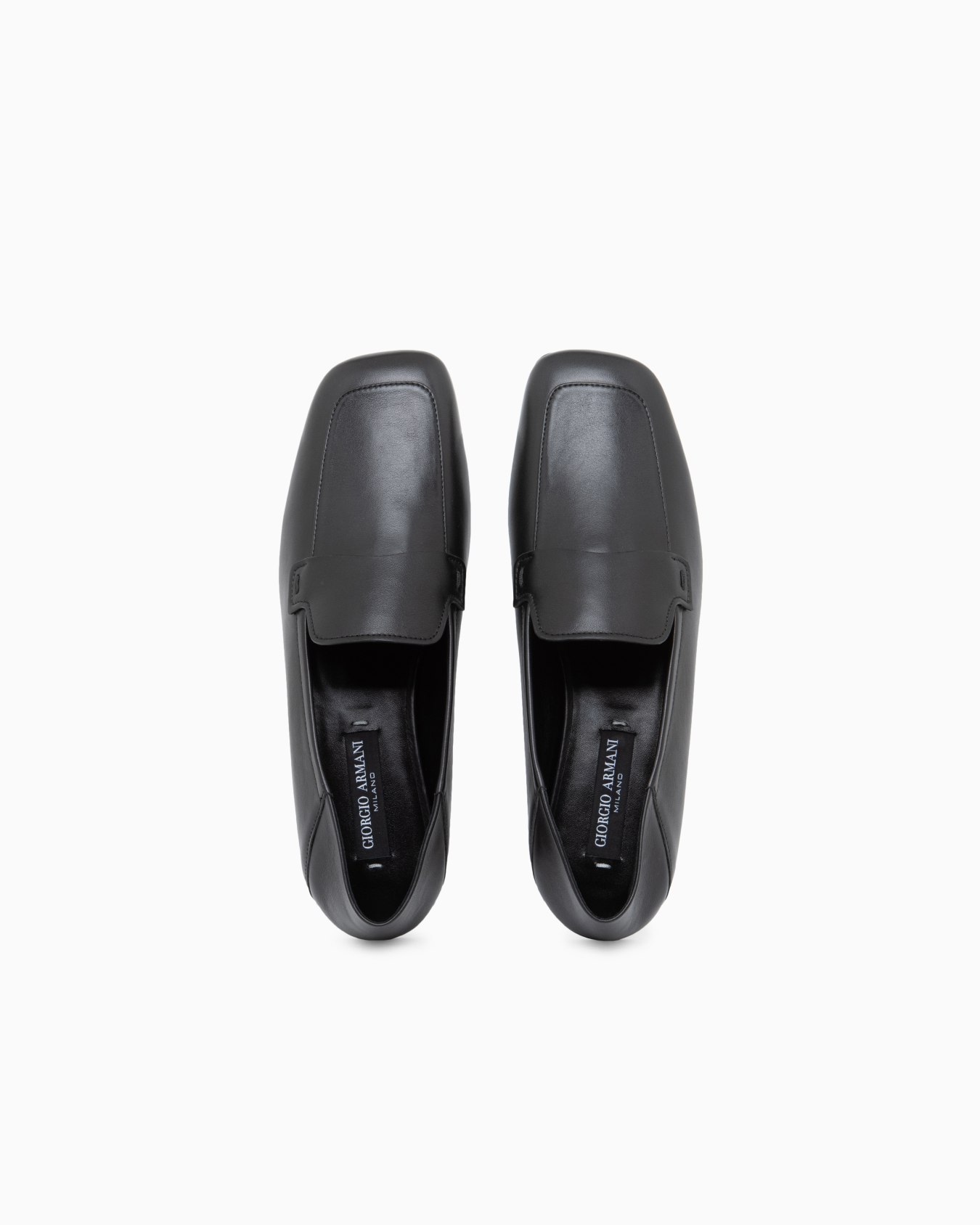 Loafer in leather with a leather sole Slide 2