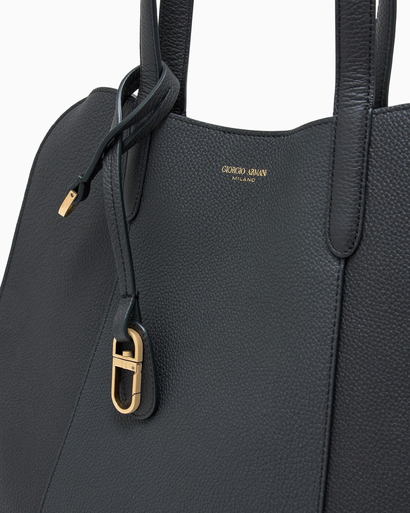 Shoulder bag in grained leather Slide 4