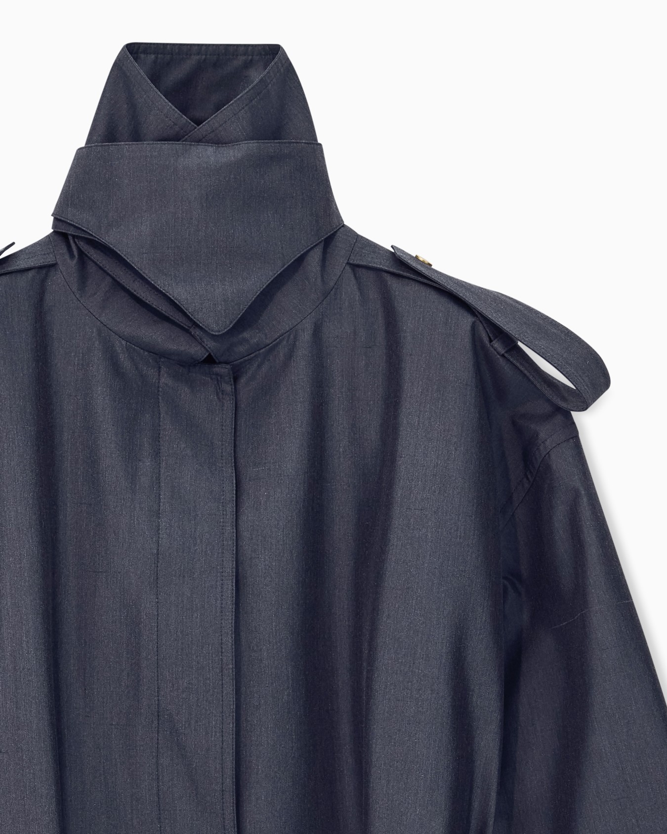 Long waterproof trench coat in silk shantung with a belt Slide 3