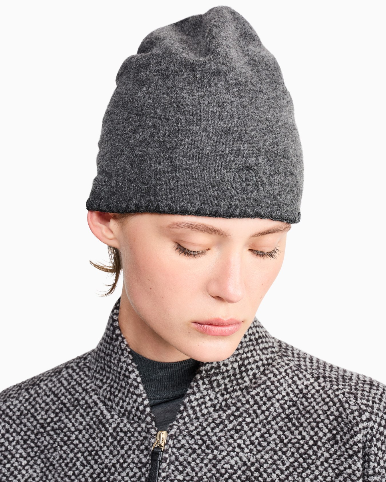 Beanie hat in cashmere Slide 3