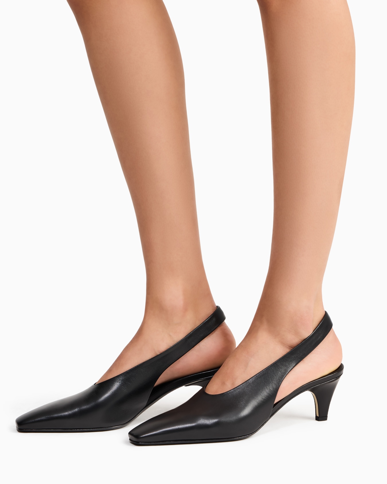 Decollete shoe leather lining and leather sole Slide 5