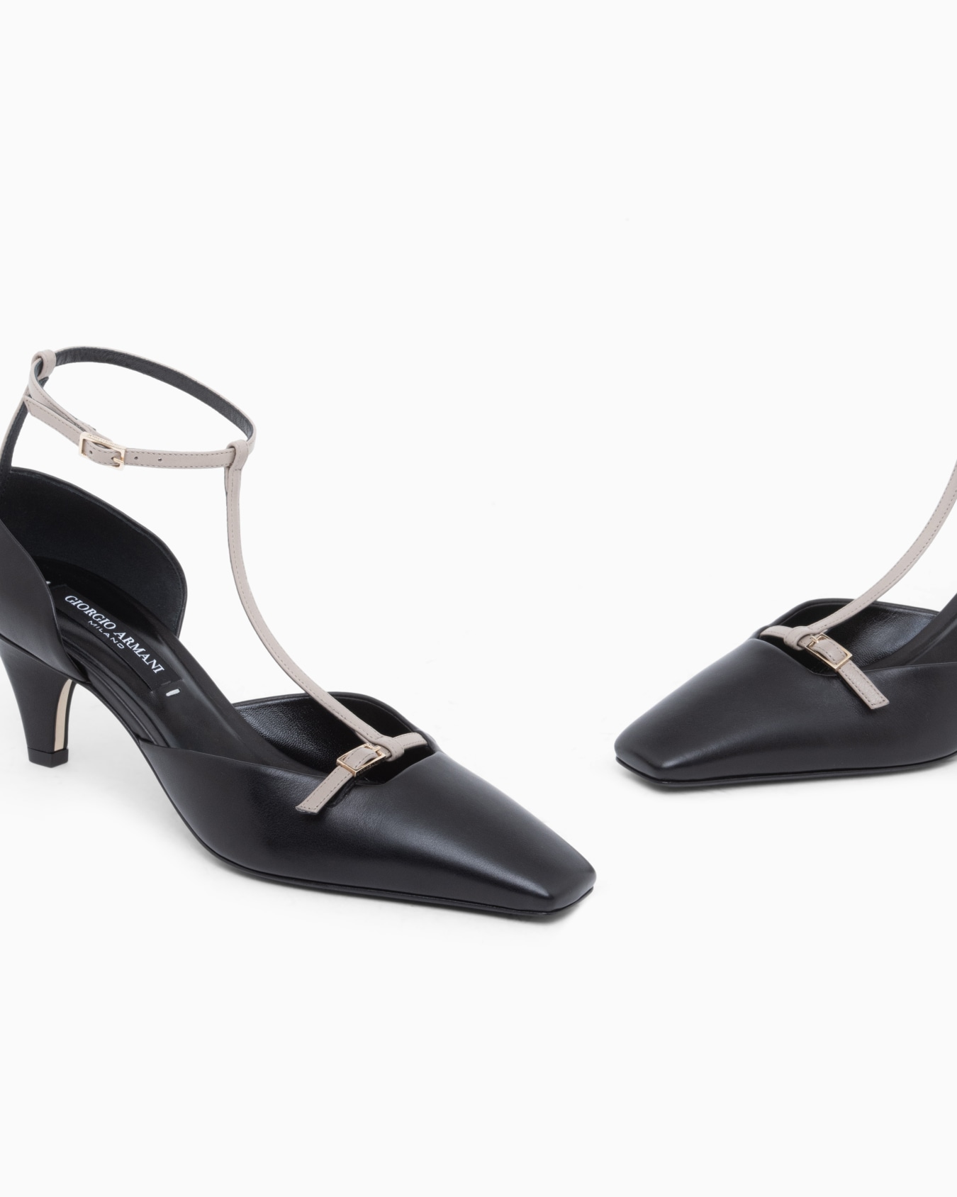 Decollete shoe leather upper and leather lining and sole Slide 4