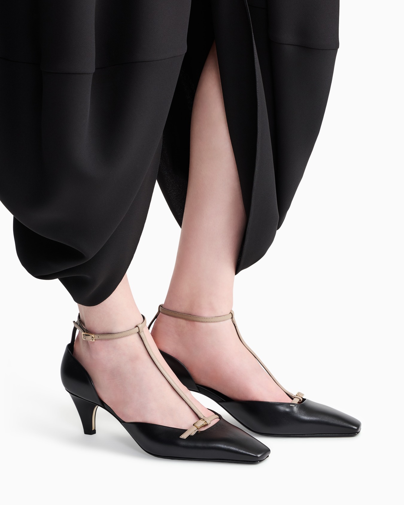 Decollete shoe leather upper and leather lining and sole Slide 5