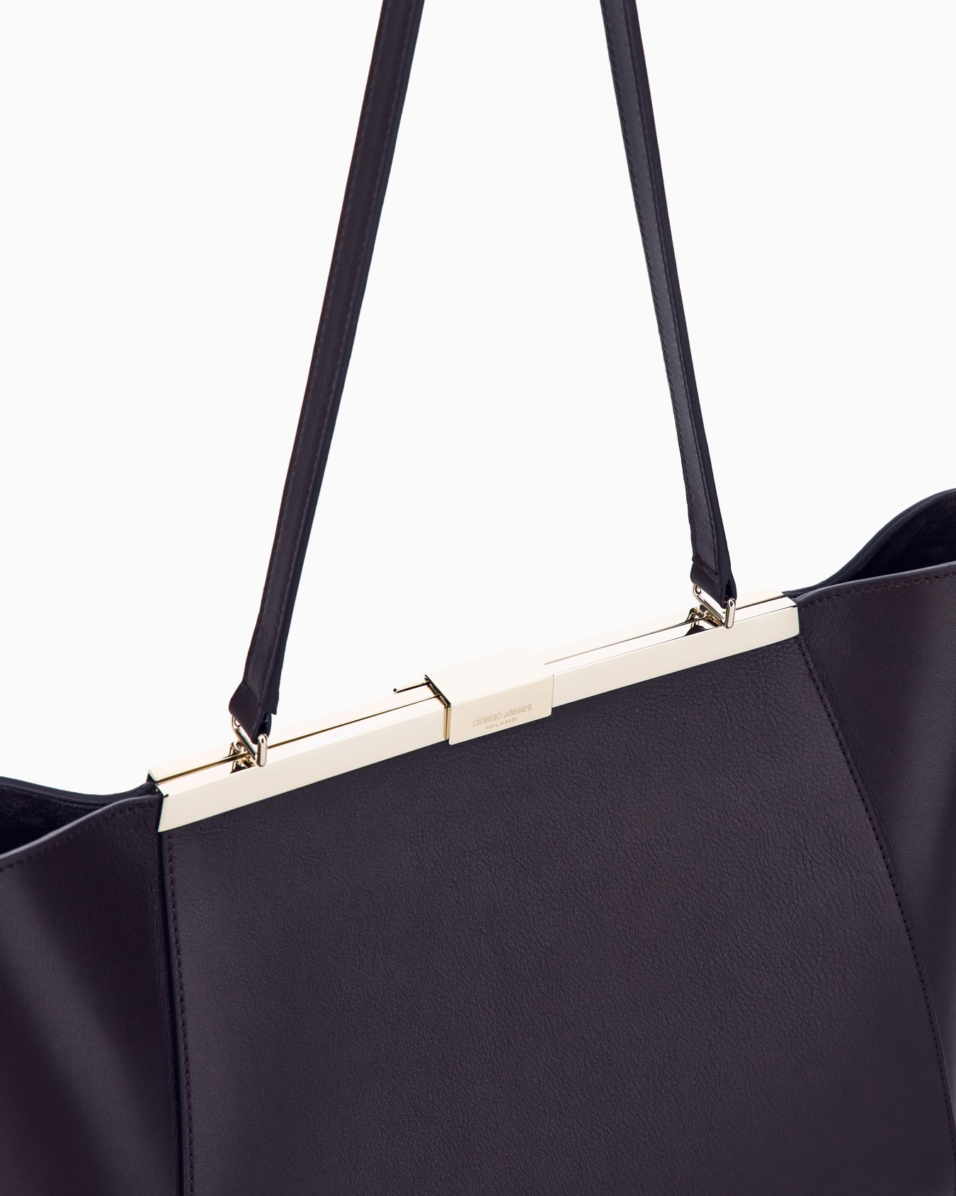 Shoulder bag in leather with split leather lining Slide 4