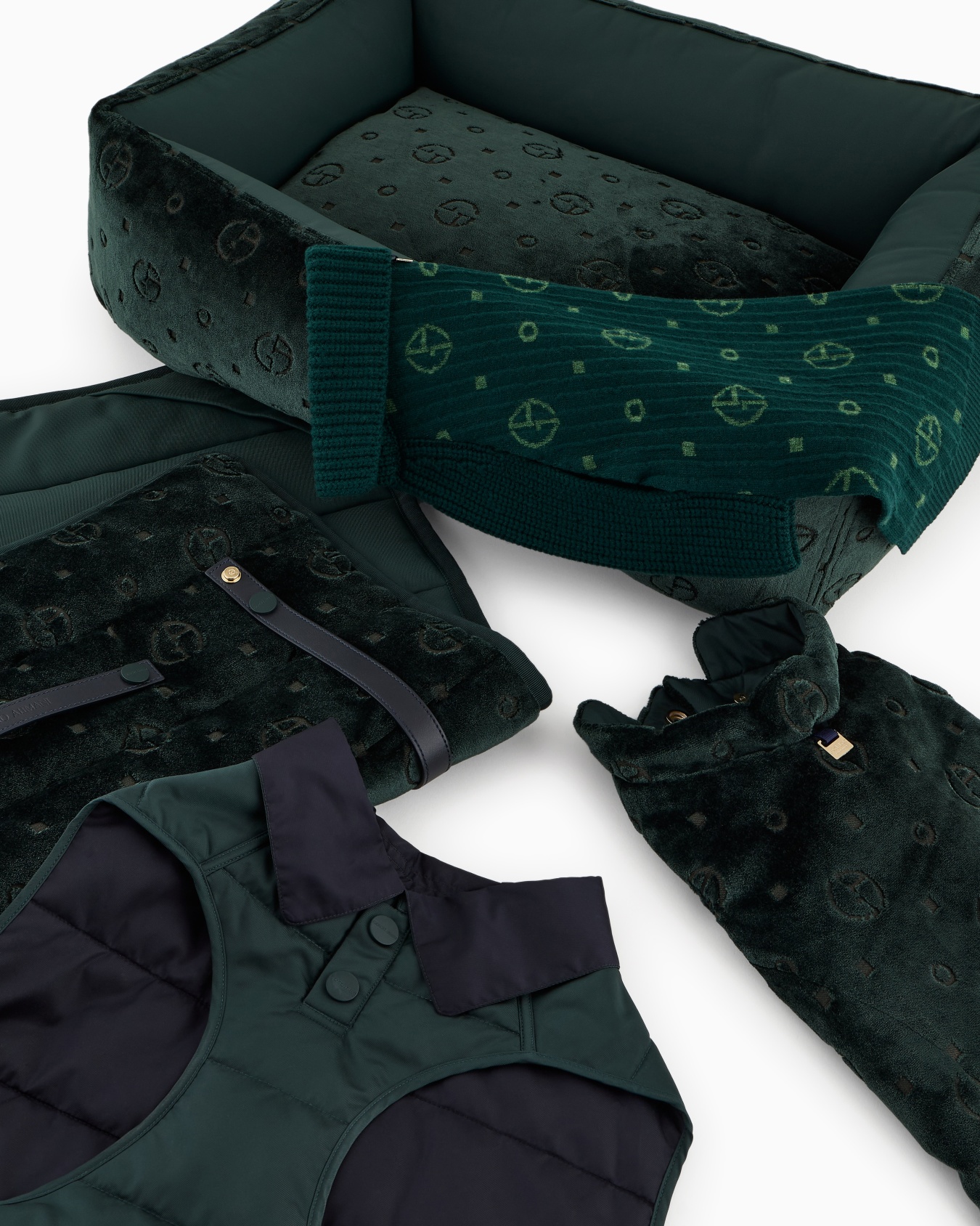 Poldo x Giorgio Armani Dog Bed in monogram jacquard velvet Slide 5