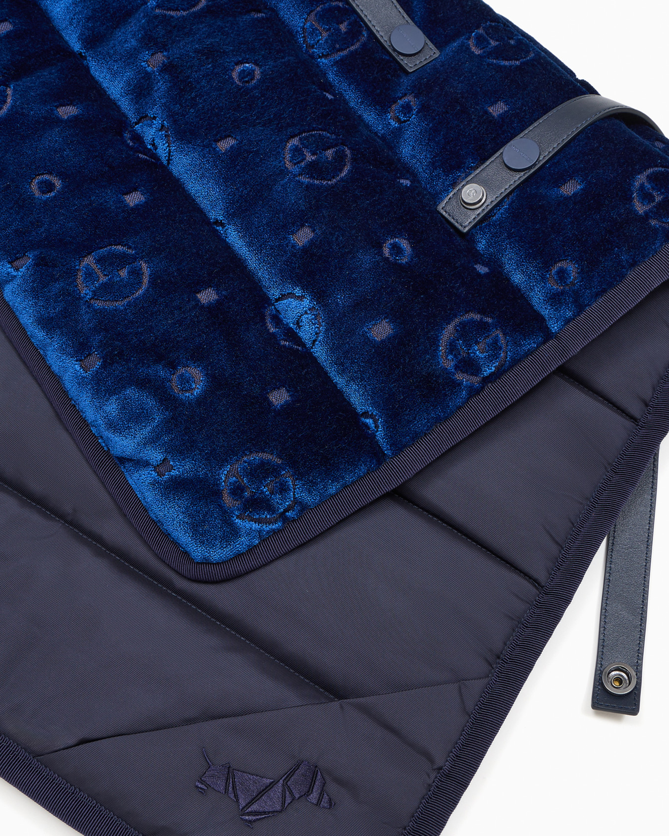 Poldo x Giorgio Armani Travel Mat in monogram jacquard velvet Slide 3