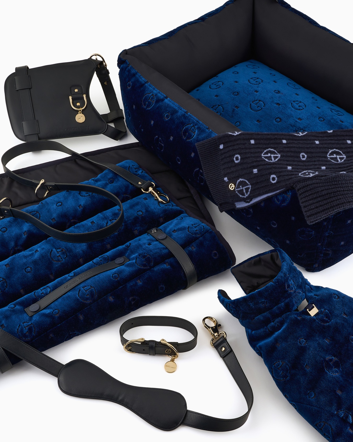 Poldo x Giorgio Armani Travel Mat in monogram jacquard velvet Slide 5