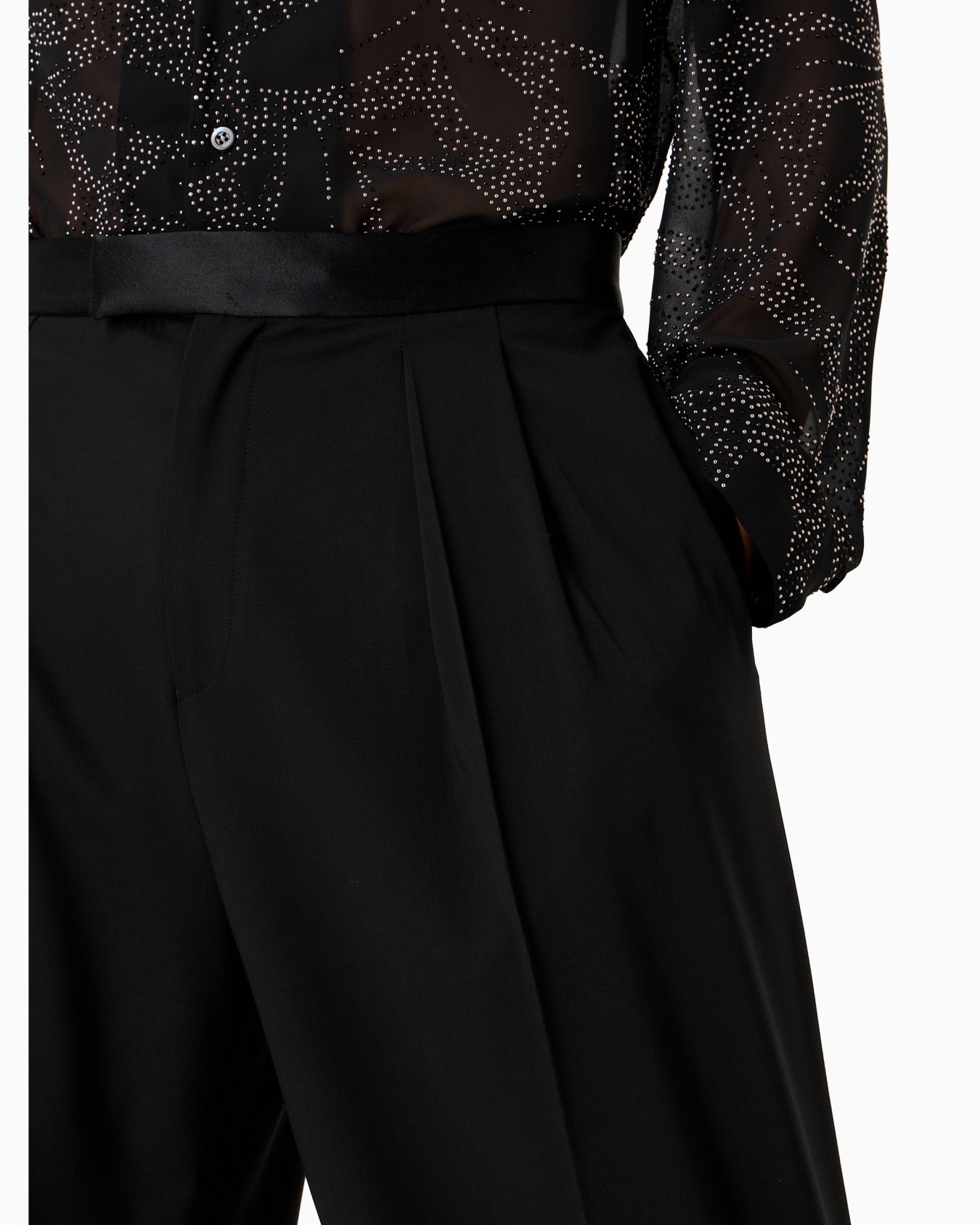 Pantaloni con pieghe godet in tela bi-stretch di lana vergine Slide 6