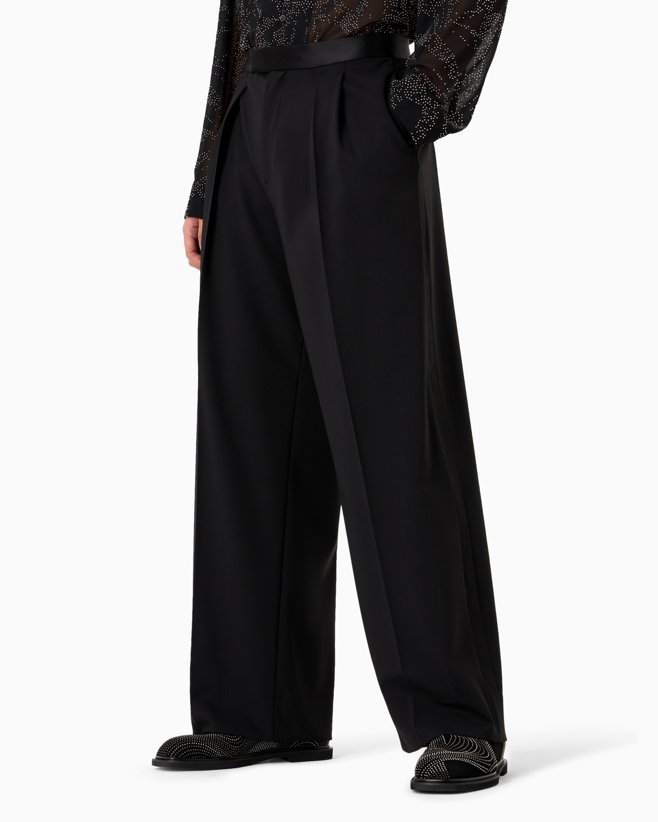 Pantaloni con pieghe godet in tela bi-stretch di lana vergine Slide 2