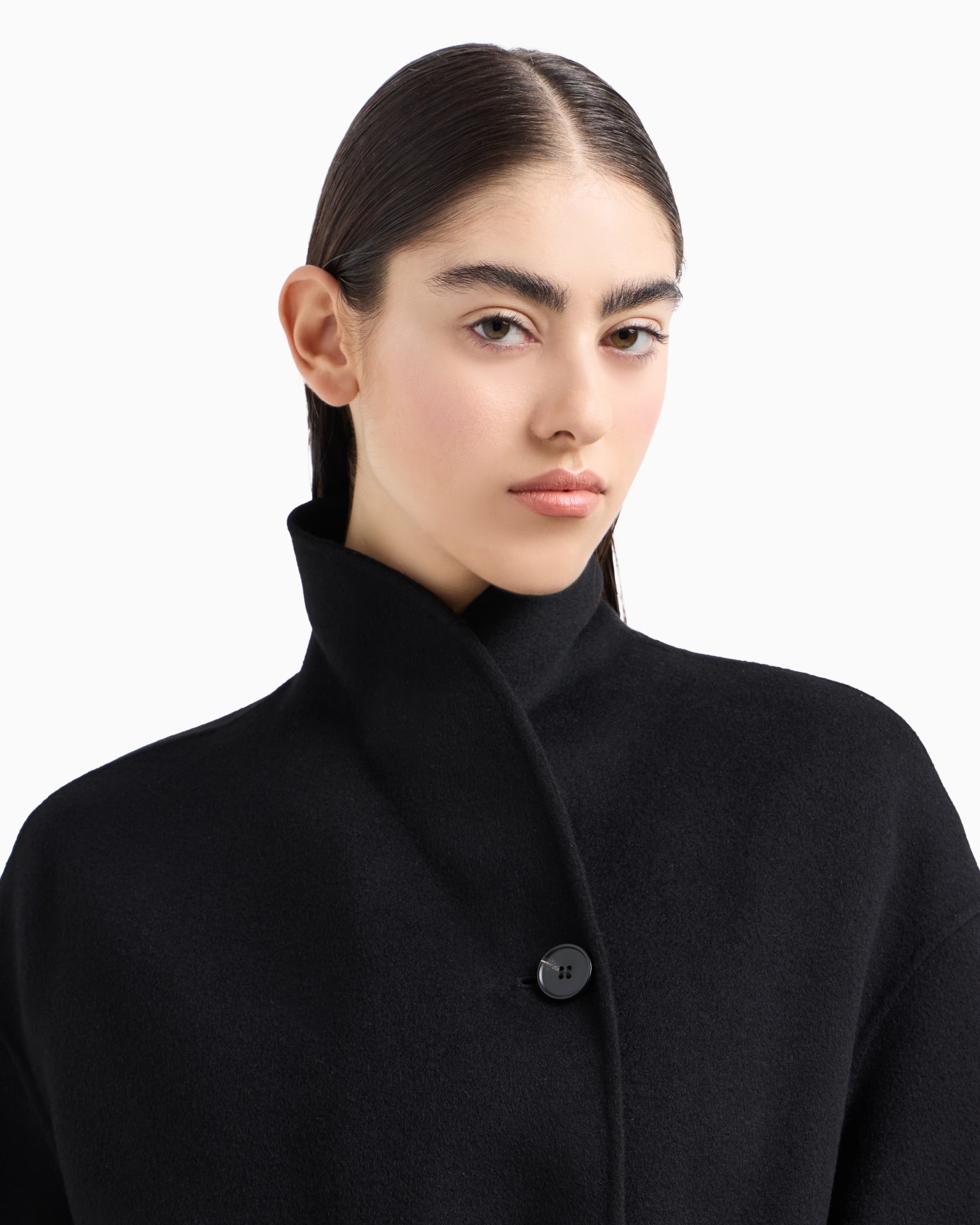 Long wool cloth coat with off-centre closure and belt Slide 4