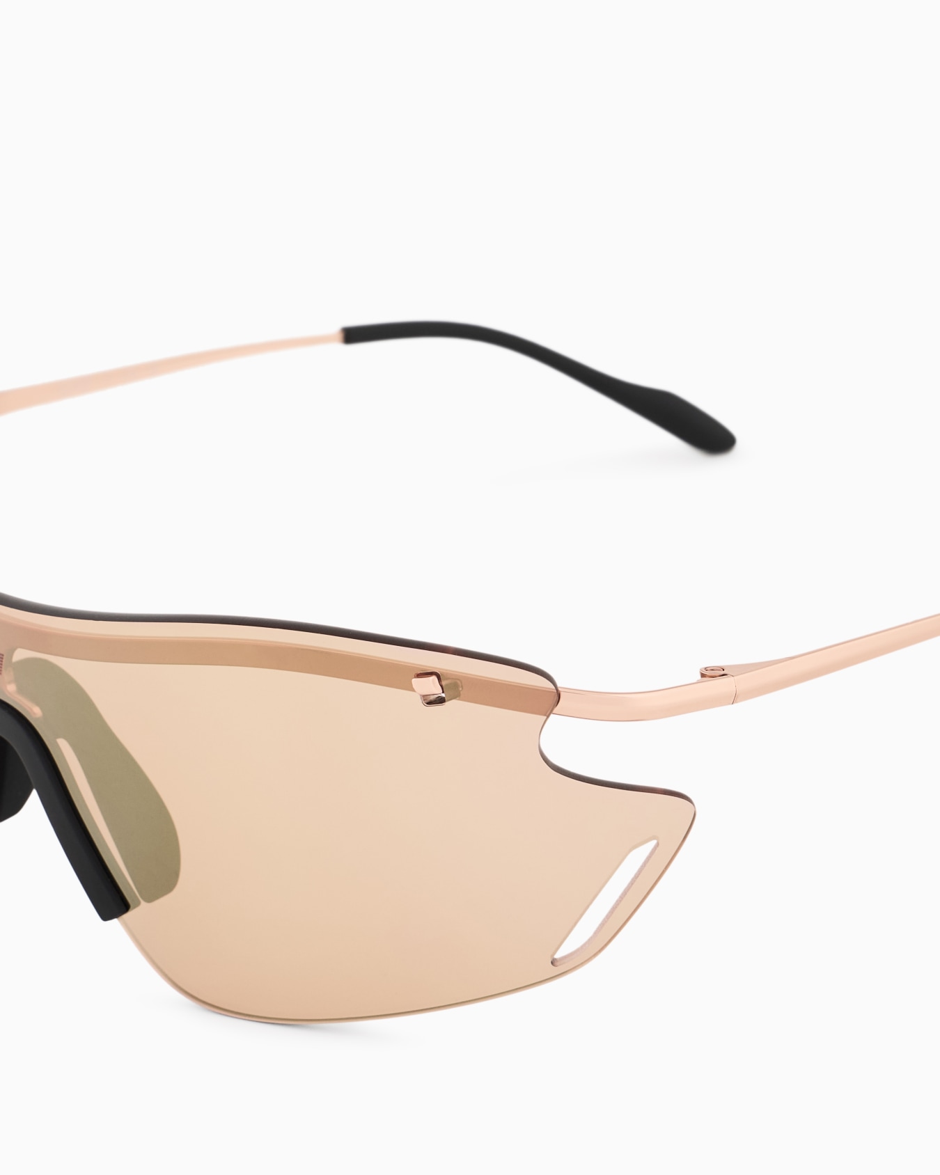 Unisex sunglasses in an asymmetrical shape Slide 3