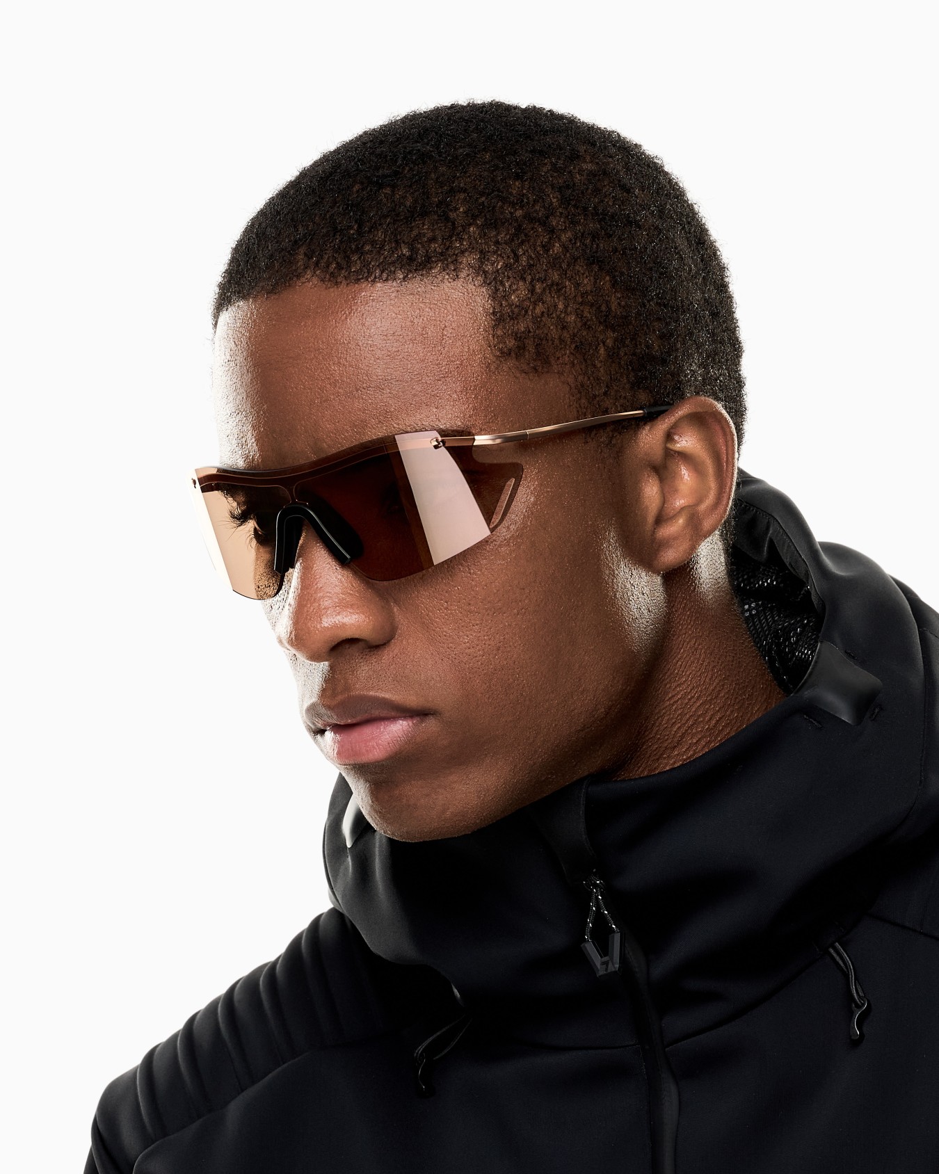 Unisex sunglasses in an asymmetrical shape Slide 4
