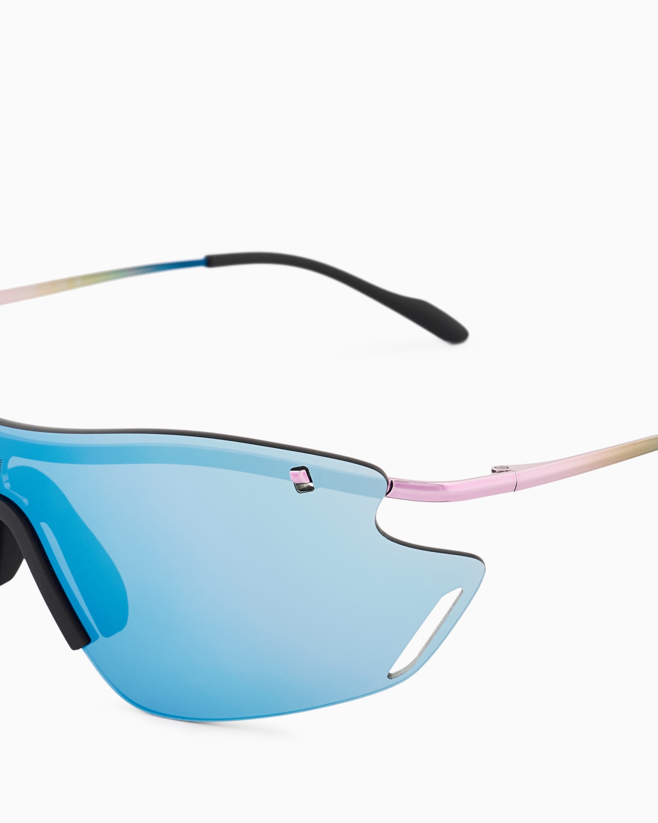 Unisex sunglasses in an asymmetrical shape Slide 3