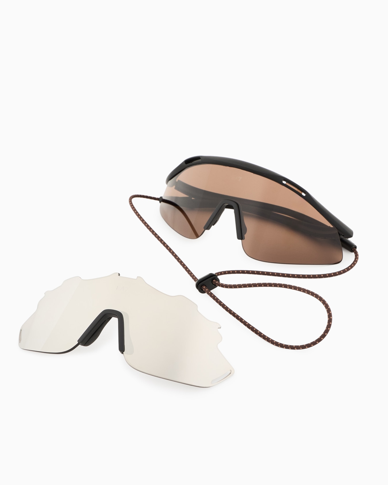 Unisex sunglasses in an asymmetrical shape Slide 1