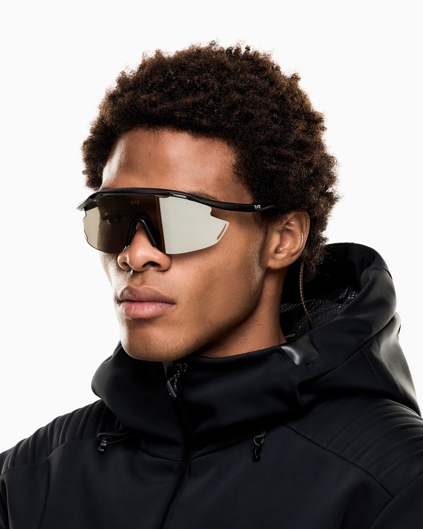 Unisex sunglasses in an asymmetrical shape Slide 5