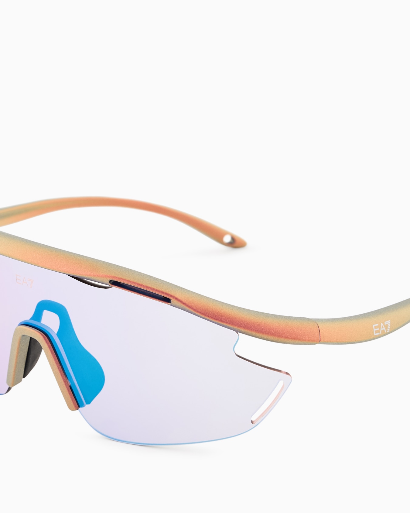Unisex sunglasses in an asymmetrical shape Slide 4