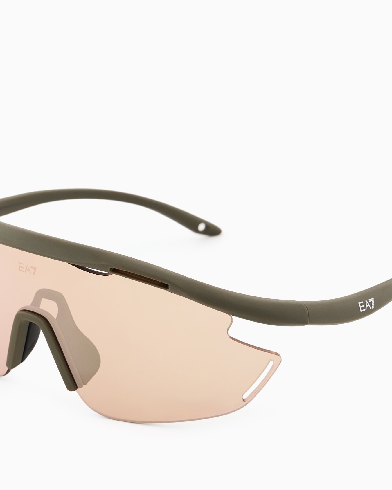 Unisex sunglasses in an asymmetrical shape Slide 4