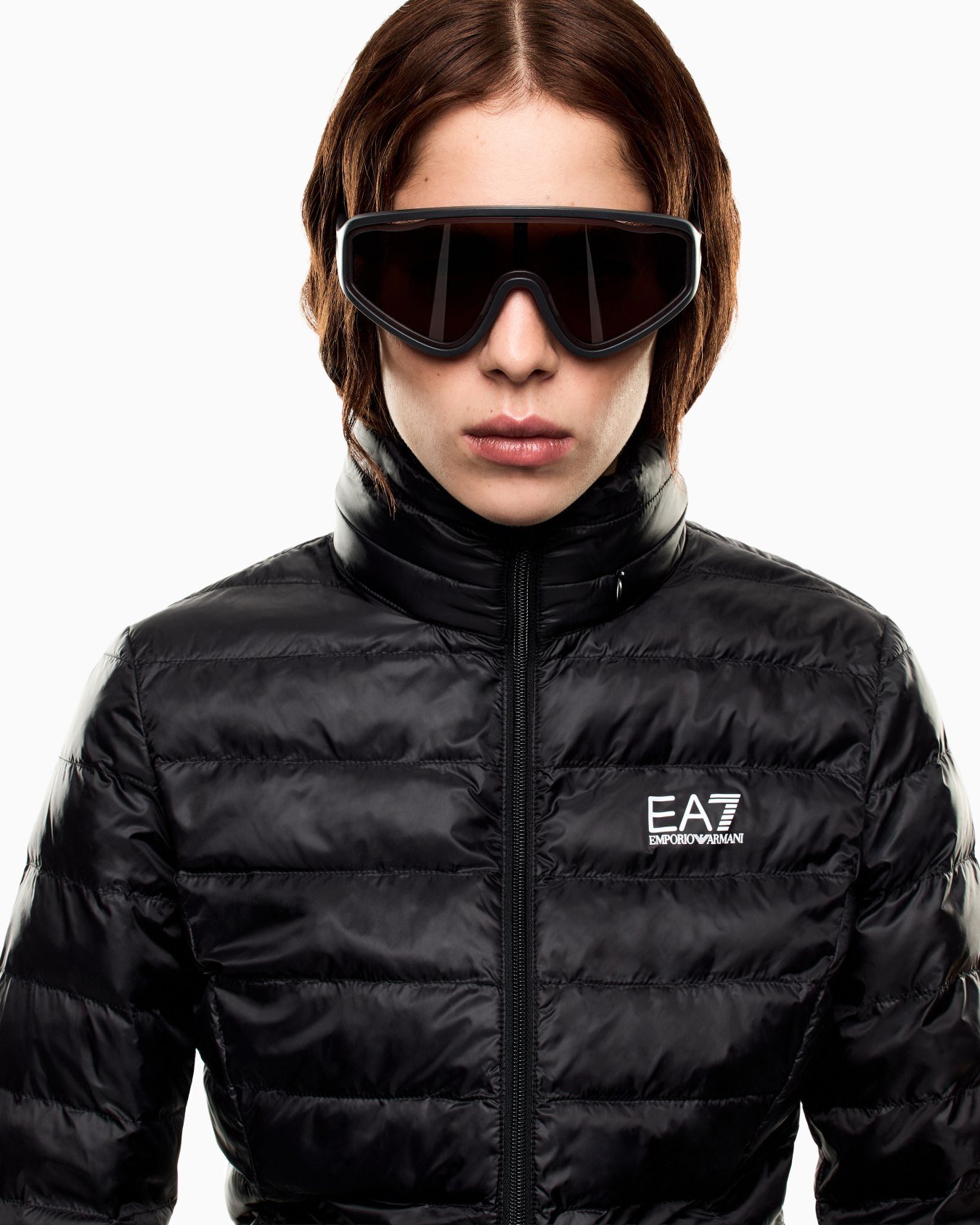 Sportliche Sonnenbrille mit unregelmäßig geformter Fassung Folie 5