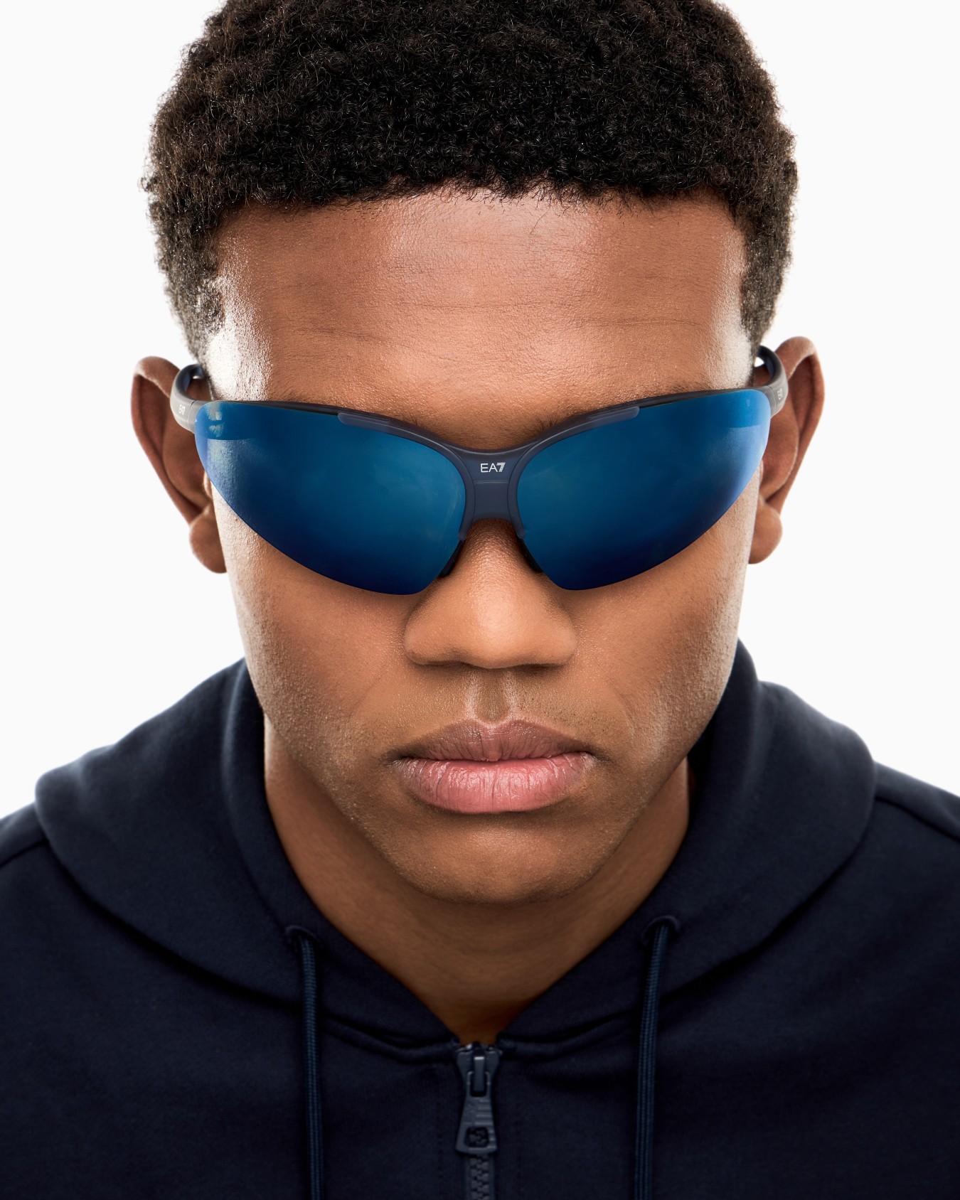 Sportliche Sonnenbrille mit unregelmäßig geformter Fassung Folie 5