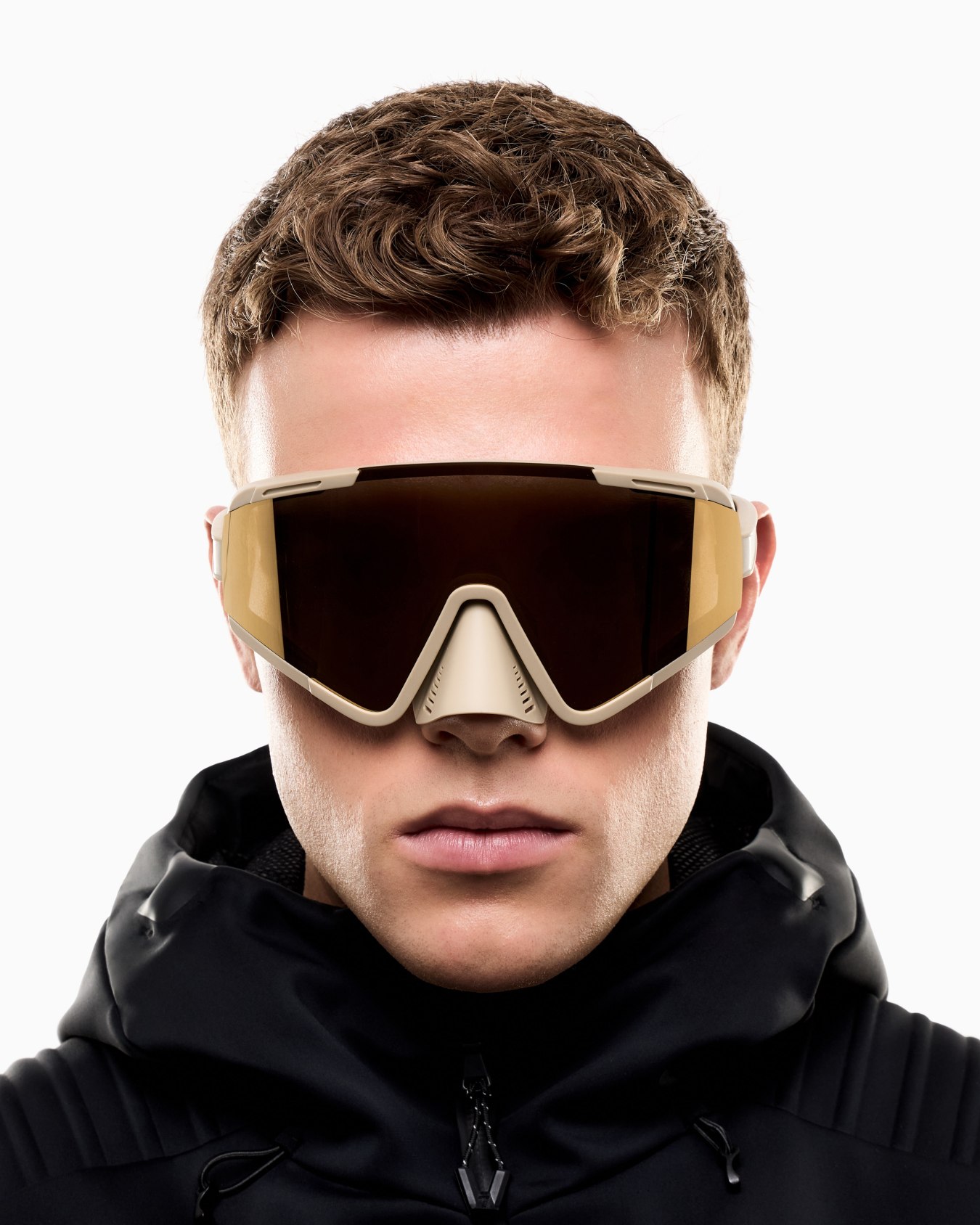 Unisex sunglasses in an irregular shape Slide 6